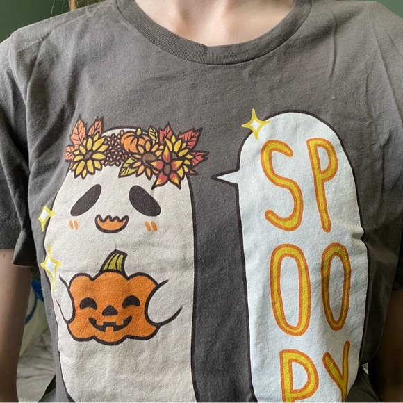 Cute spoopy ghost tee 🍂 - Picture 3 of 9